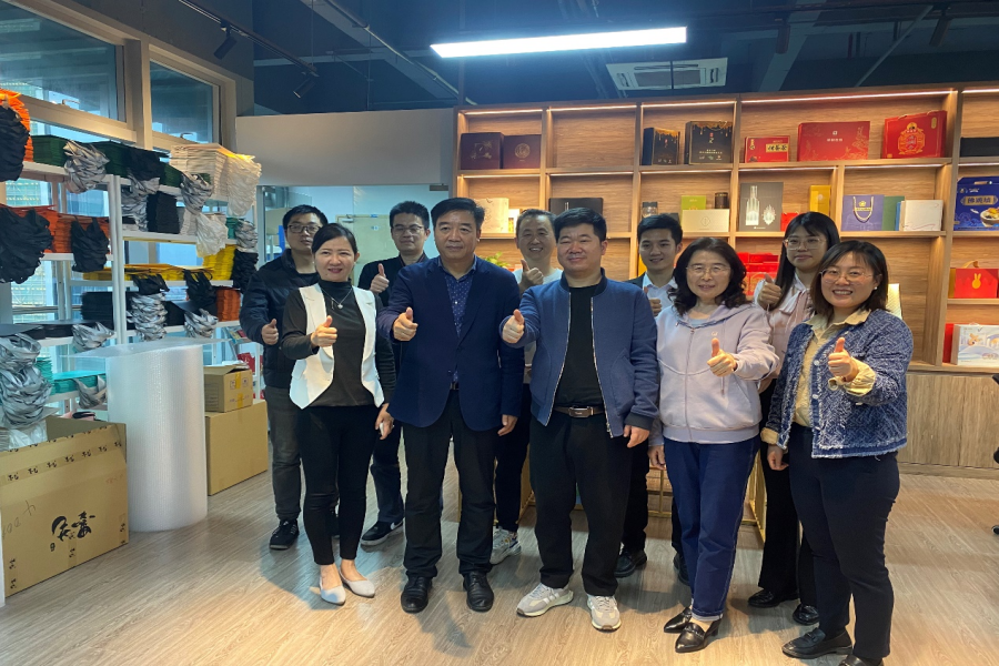太阳成tyc7111cc调研小组在与广东省企业品牌建设促进会_副本.png